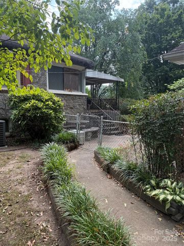 3985 1st Avenue SW, Hickory, NC 28602
