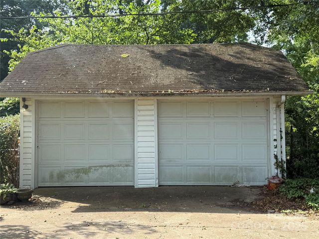 3985 1st Avenue SW, Hickory, NC 28602