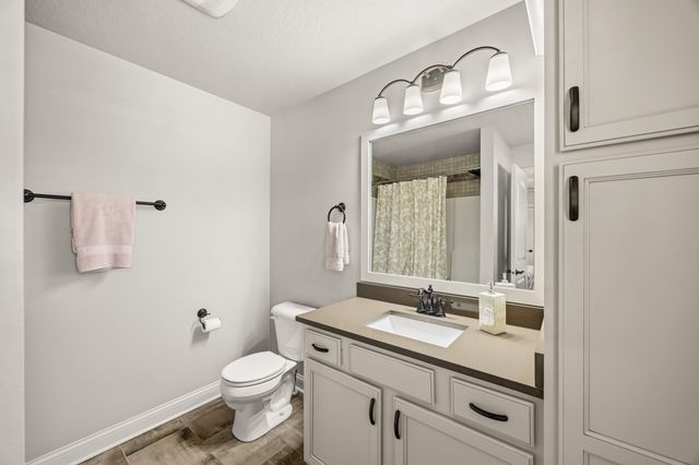 8378 Aspen Drive, West Des Moines, IA 50266