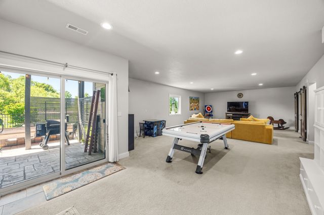 8378 Aspen Drive, West Des Moines, IA 50266