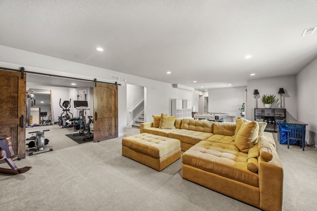 8378 Aspen Drive, West Des Moines, IA 50266