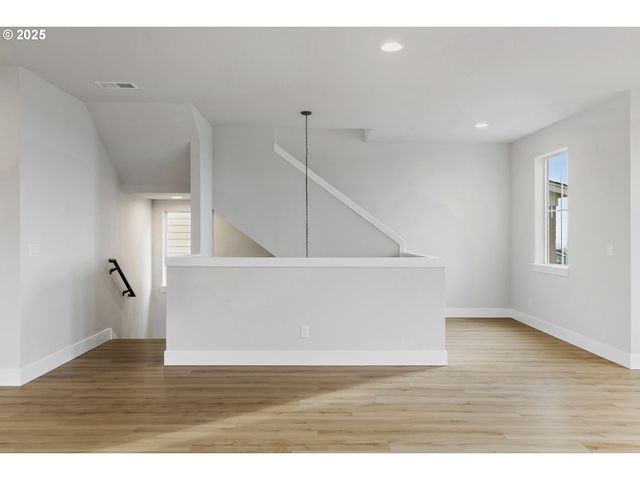 12171 Sw Autumnview St, Tigard, OR 97224