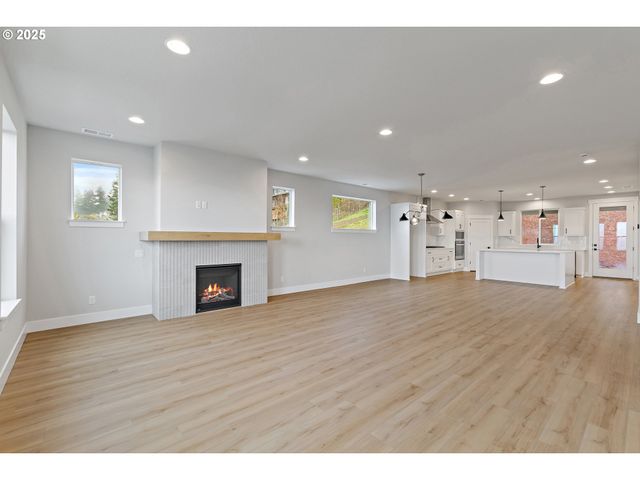 12171 Sw Autumnview St, Tigard, OR 97224