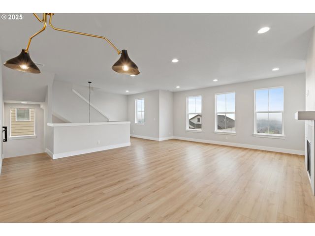 12171 Sw Autumnview St, Tigard, OR 97224