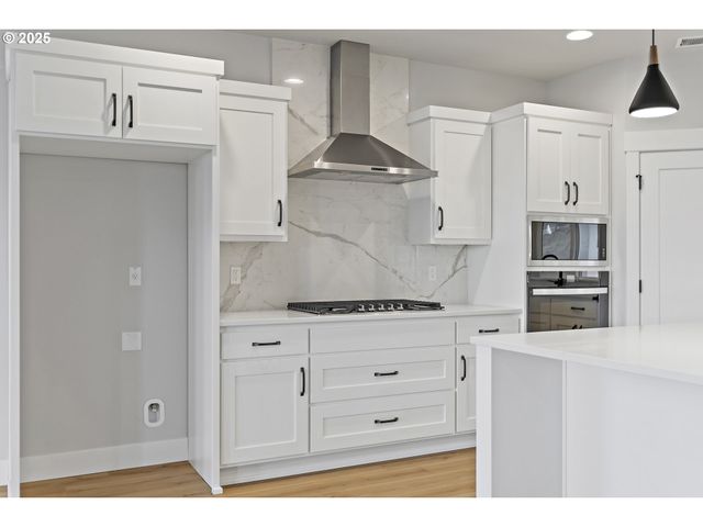 12171 Sw Autumnview St, Tigard, OR 97224