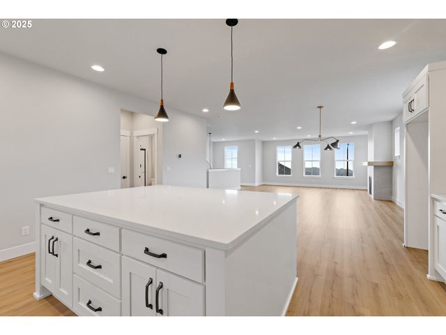 12171 Sw Autumnview St, Tigard, OR 97224