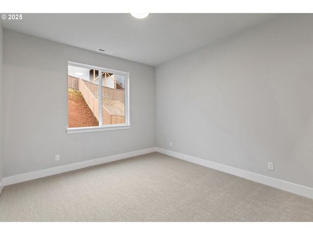 12171 Sw Autumnview St, Tigard, OR 97224