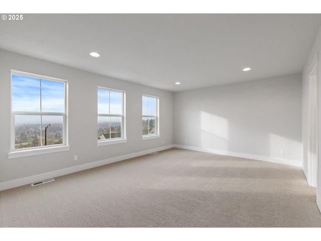 12171 Sw Autumnview St, Tigard, OR 97224