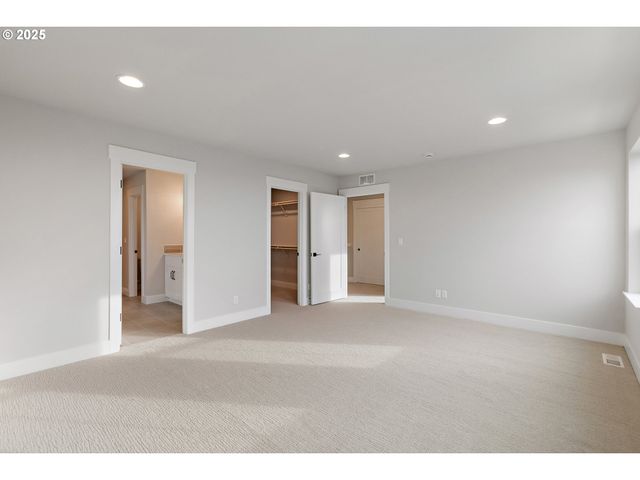 12171 Sw Autumnview St, Tigard, OR 97224