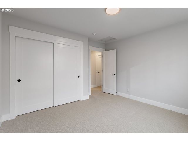 12171 Sw Autumnview St, Tigard, OR 97224