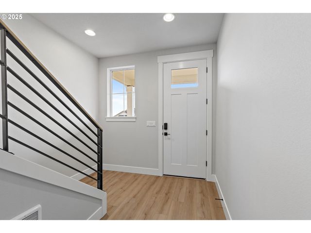 12171 Sw Autumnview St, Tigard, OR 97224