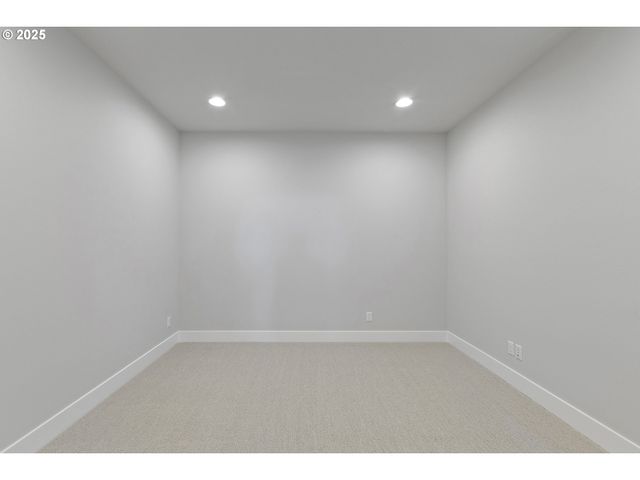 12171 Sw Autumnview St, Tigard, OR 97224