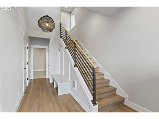 12171 Sw Autumnview St, Tigard, OR 97224