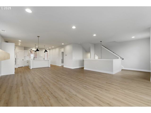 12171 Sw Autumnview St, Tigard, OR 97224