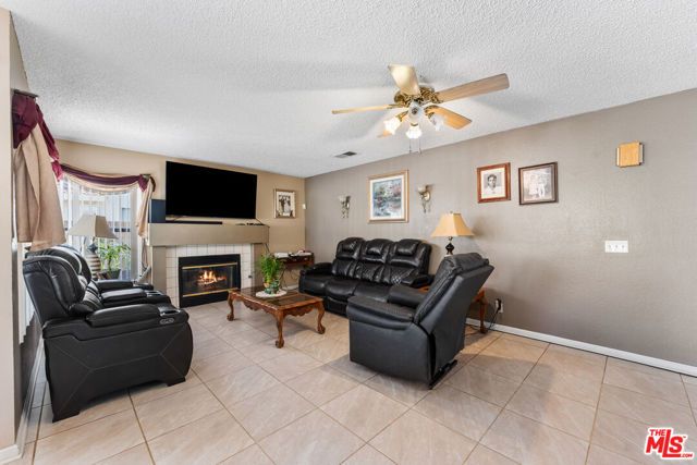 729 Whitlatch Drive, Lancaster, CA 93535
