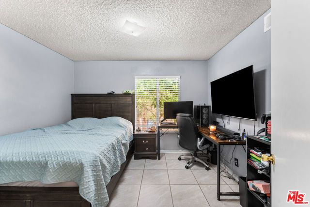 729 Whitlatch Drive, Lancaster, CA 93535