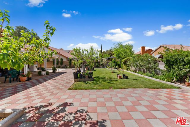 729 Whitlatch Drive, Lancaster, CA 93535