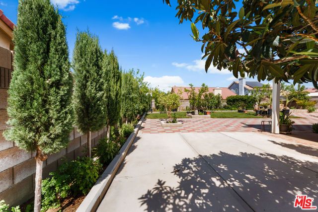 729 Whitlatch Drive, Lancaster, CA 93535