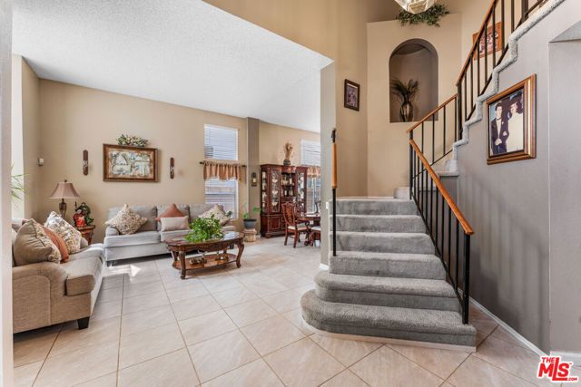 729 Whitlatch Drive, Lancaster, CA 93535