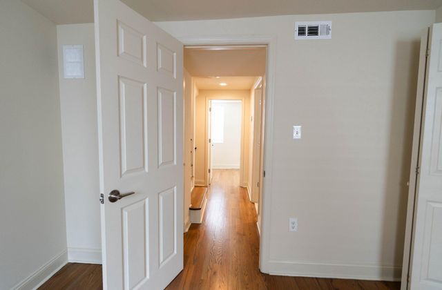 907 S DARIEN WAY, Philadelphia, PA 19147