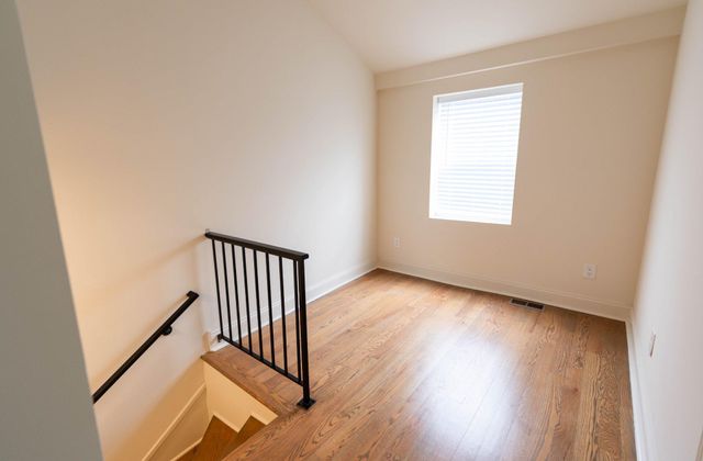 907 S DARIEN WAY, Philadelphia, PA 19147