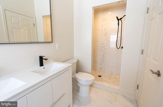 907 S DARIEN WAY, Philadelphia, PA 19147