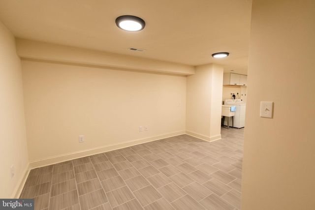 907 S DARIEN WAY, Philadelphia, PA 19147