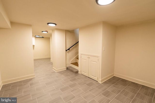 907 S DARIEN WAY, Philadelphia, PA 19147
