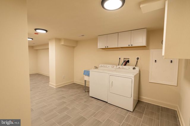 907 S DARIEN WAY, Philadelphia, PA 19147