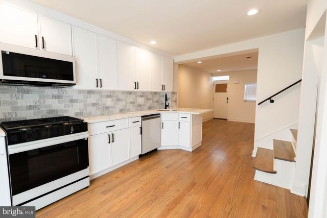 907 S DARIEN WAY, Philadelphia, PA 19147