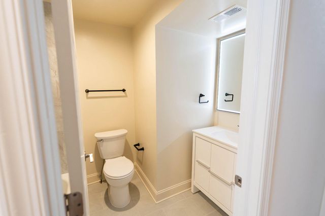 907 S DARIEN WAY, Philadelphia, PA 19147