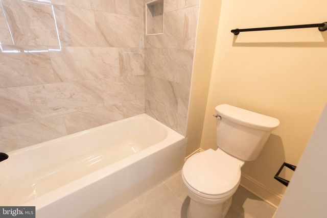 907 S DARIEN WAY, Philadelphia, PA 19147
