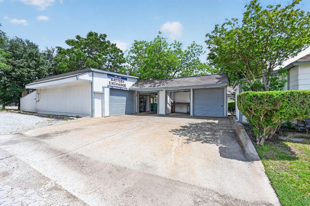 207 Hood Street, Cedar Hill, TX 75104