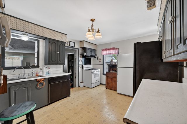 207 Hood Street, Cedar Hill, TX 75104