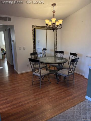 38513 Wellington Drive, Clinton Township, MI 48036