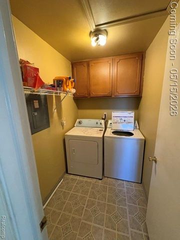 38513 Wellington Drive, Clinton Township, MI 48036