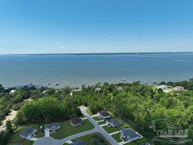 5565 Kailey Rd, Milton, FL 32583