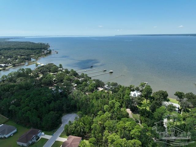 5565 Kailey Rd, Milton, FL 32583