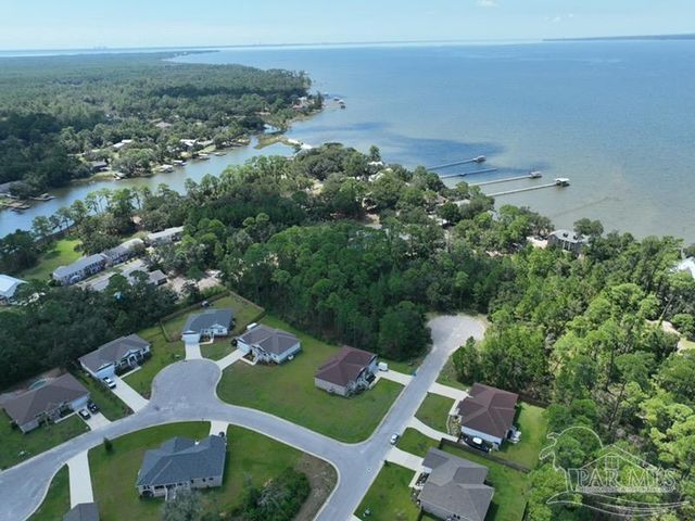 5565 Kailey Rd, Milton, FL 32583