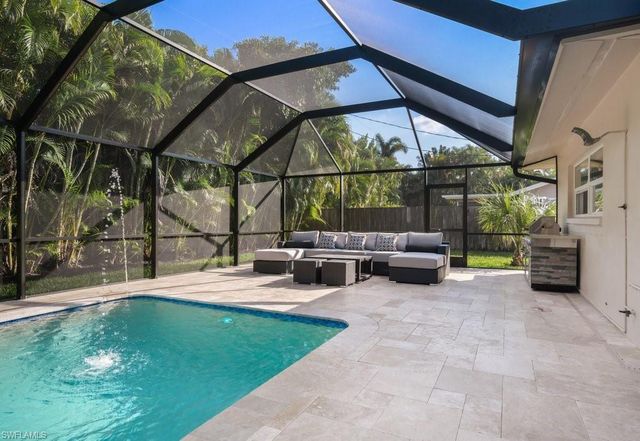 152 Coral Vine DR, Naples, FL 34110