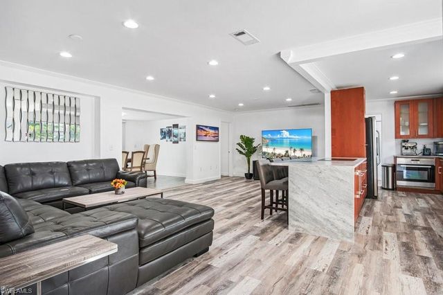 152 Coral Vine DR, Naples, FL 34110