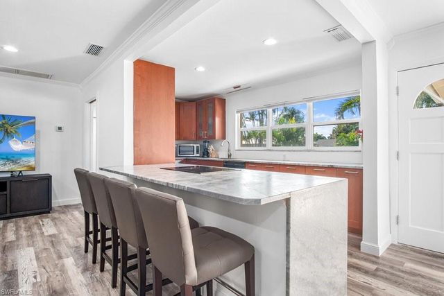 152 Coral Vine DR, Naples, FL 34110