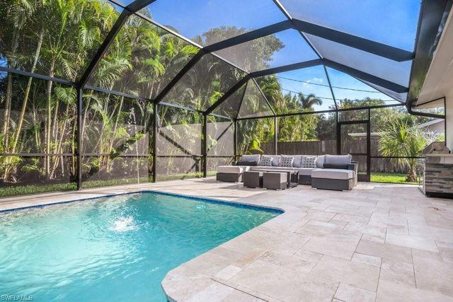 152 Coral Vine DR, Naples, FL 34110