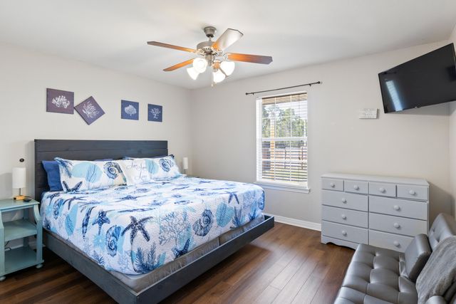 9412 Pouder Lane, Navarre, FL 32566