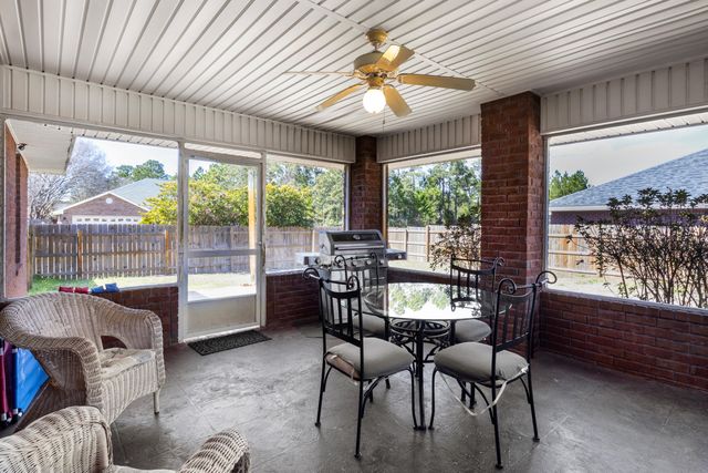 9412 Pouder Lane, Navarre, FL 32566