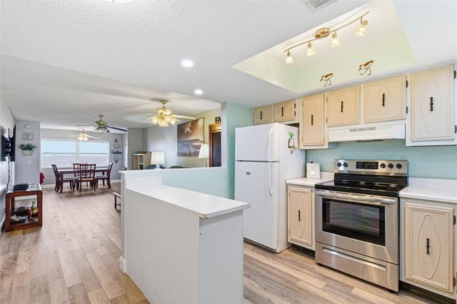 801 83RD AVENUE N 510, St Petersburg, FL 33702