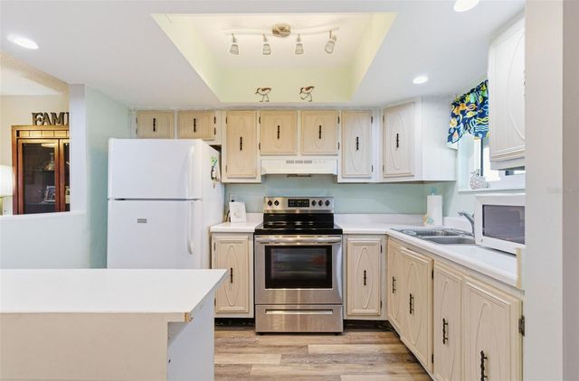 801 83RD AVENUE N 510, St Petersburg, FL 33702