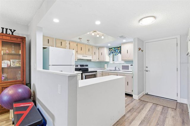 801 83RD AVENUE N 510, St Petersburg, FL 33702