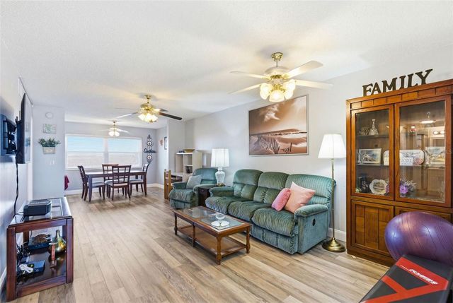 801 83RD AVENUE N 510, St Petersburg, FL 33702