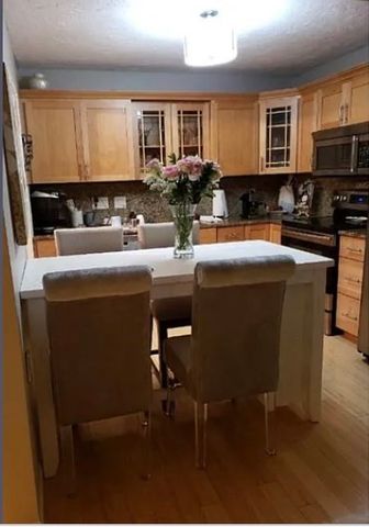 100 Cove Way 1003, Quincy, MA 02169